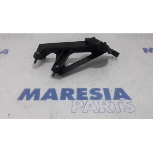 Citroen - C3 Picasso - Oil suction pipe