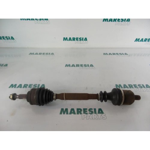Renault - Megane Scenic - Aandrijfas links-voor