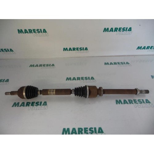 Renault - Megane Scenic - Front drive shaft, right