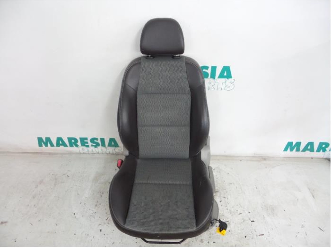 Peugeot - 207 - Stoel links