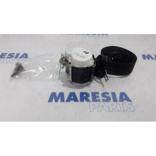 Peugeot - 5008 - Rear seatbelt, left