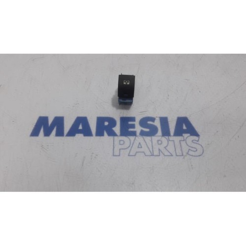 Peugeot - 5008 - Switch