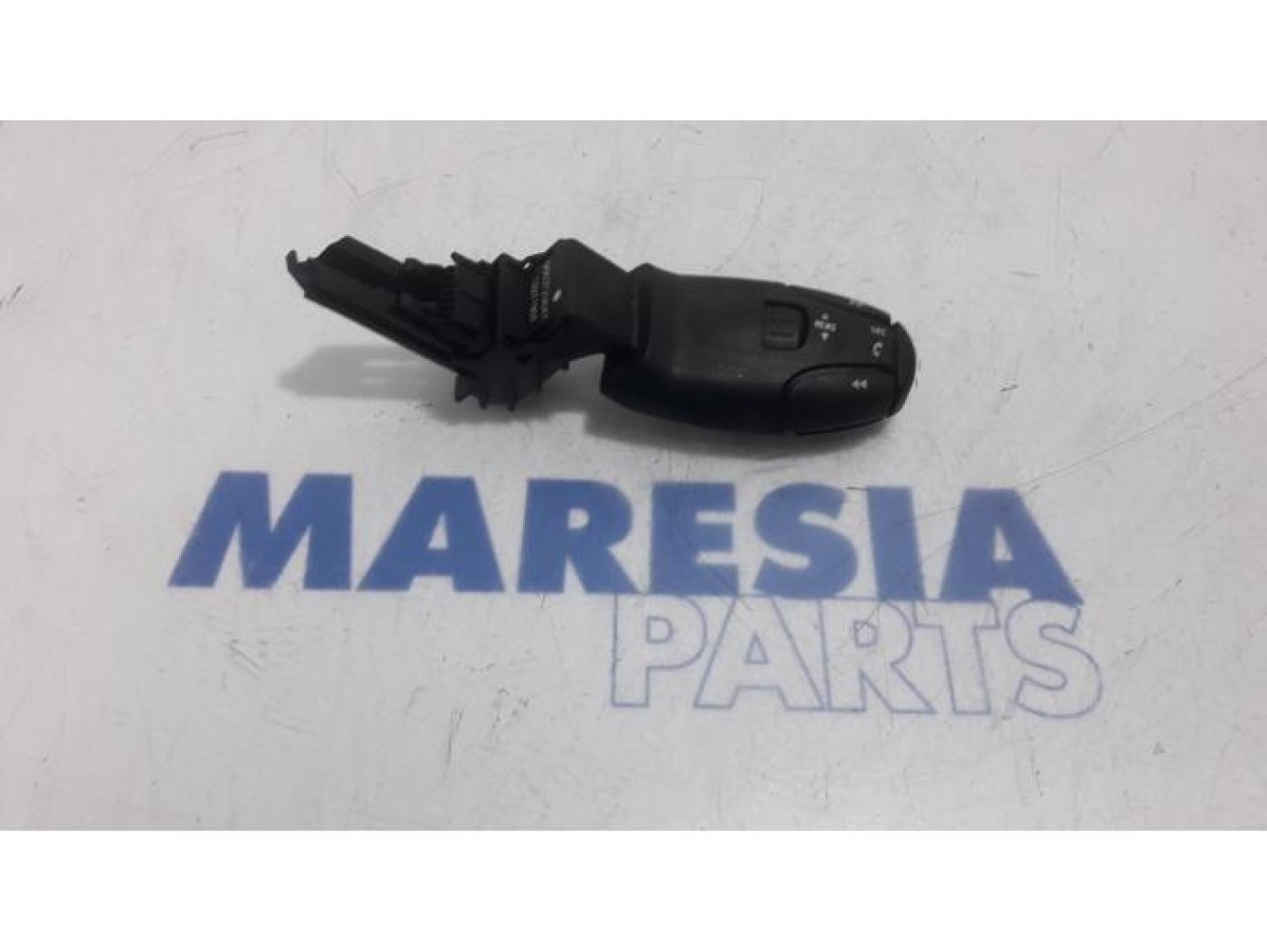 Peugeot - 5008 - Commande radio volant