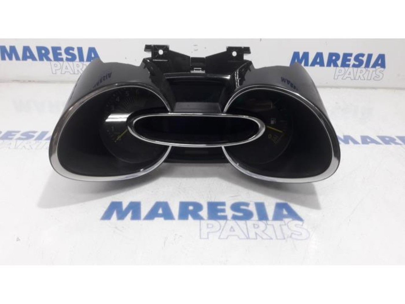 Renault - Clio - Instrument panel