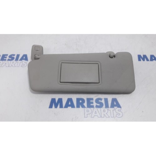 Renault - Clio - Sun visor