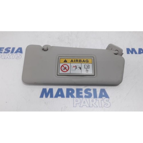 Renault - Clio - Sun visor