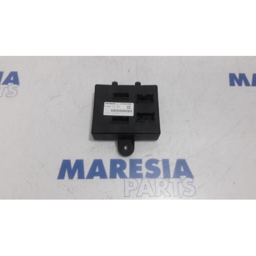 Renault - Clio - Central door locking module