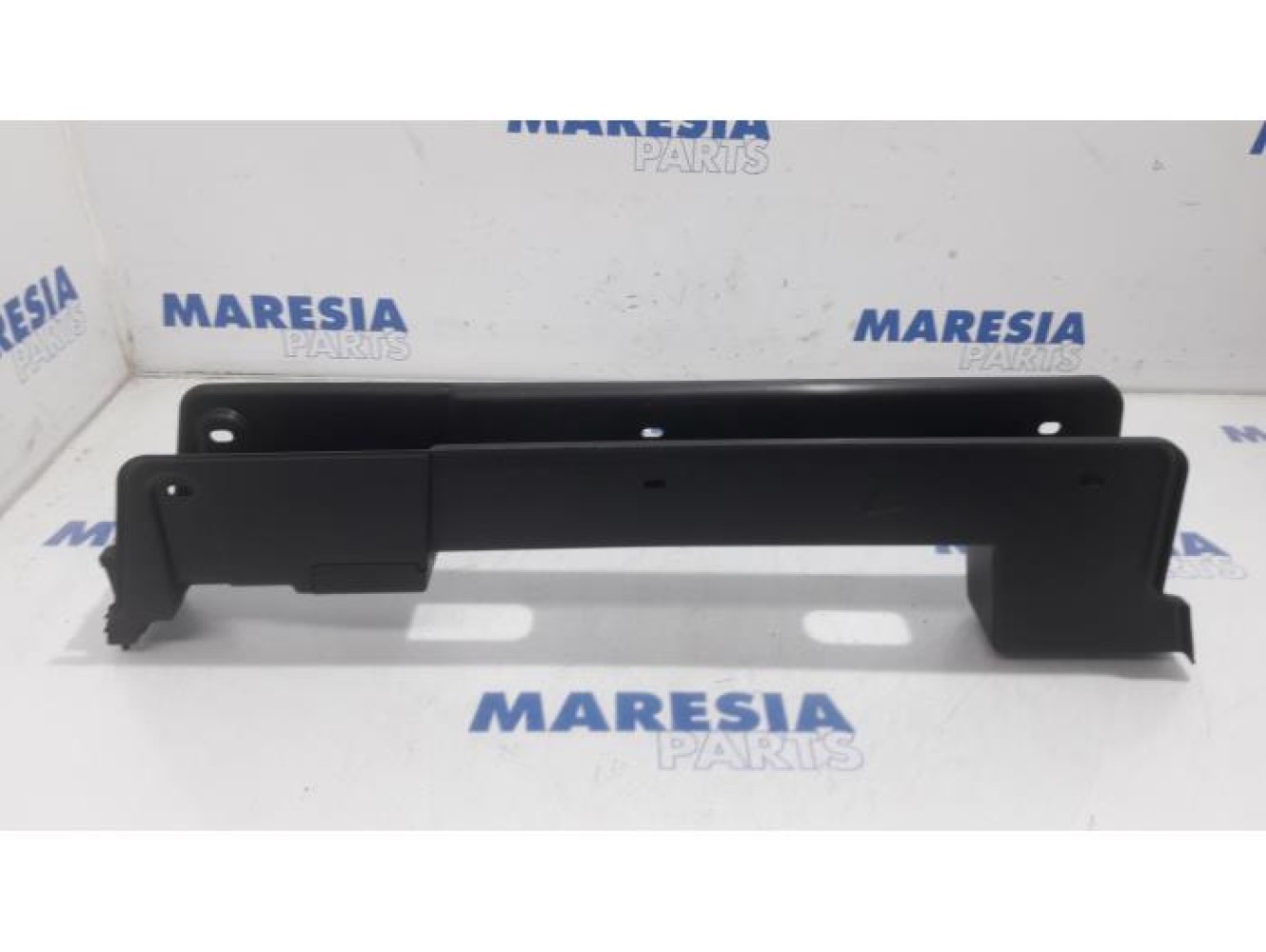 Peugeot - 5008 - Middle console