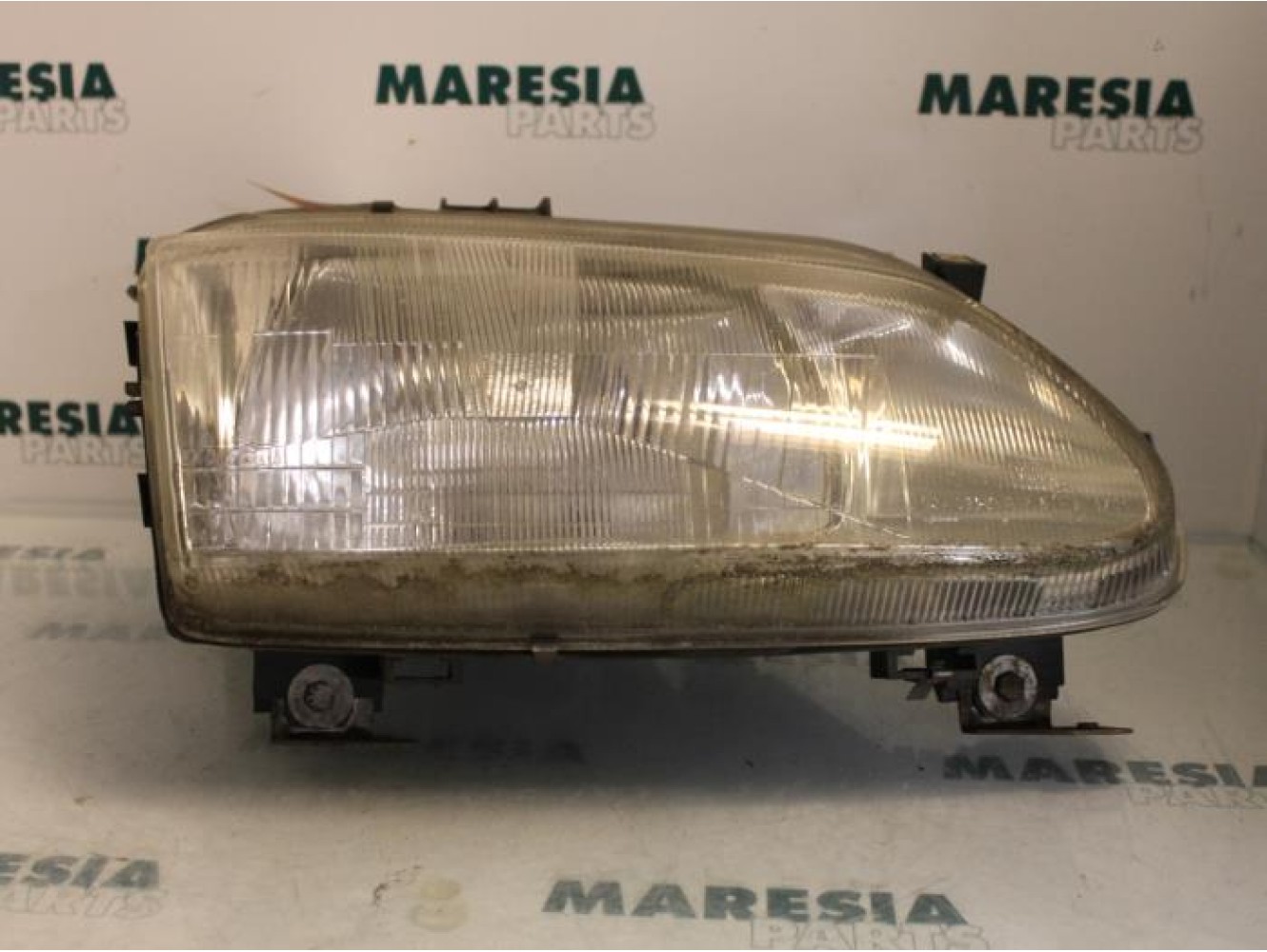 Renault - Megane Scenic - Phare droit