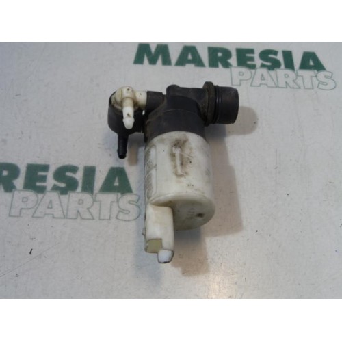 Renault - Megane Scenic - Windscreen washer pump