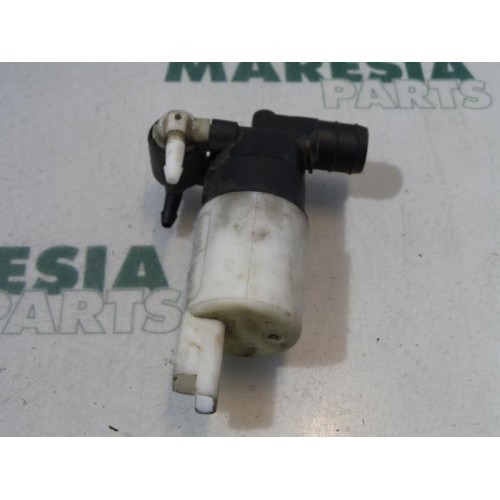 Renault - Megane Scenic - Windscreen washer pump