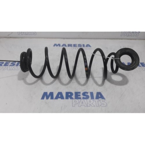Citroen - C3 Picasso - Rear coil spring