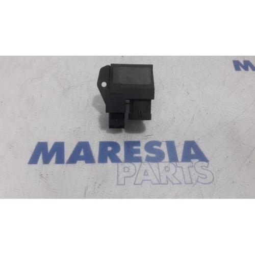 Citroen - C3 Picasso - Cooling fan resistor