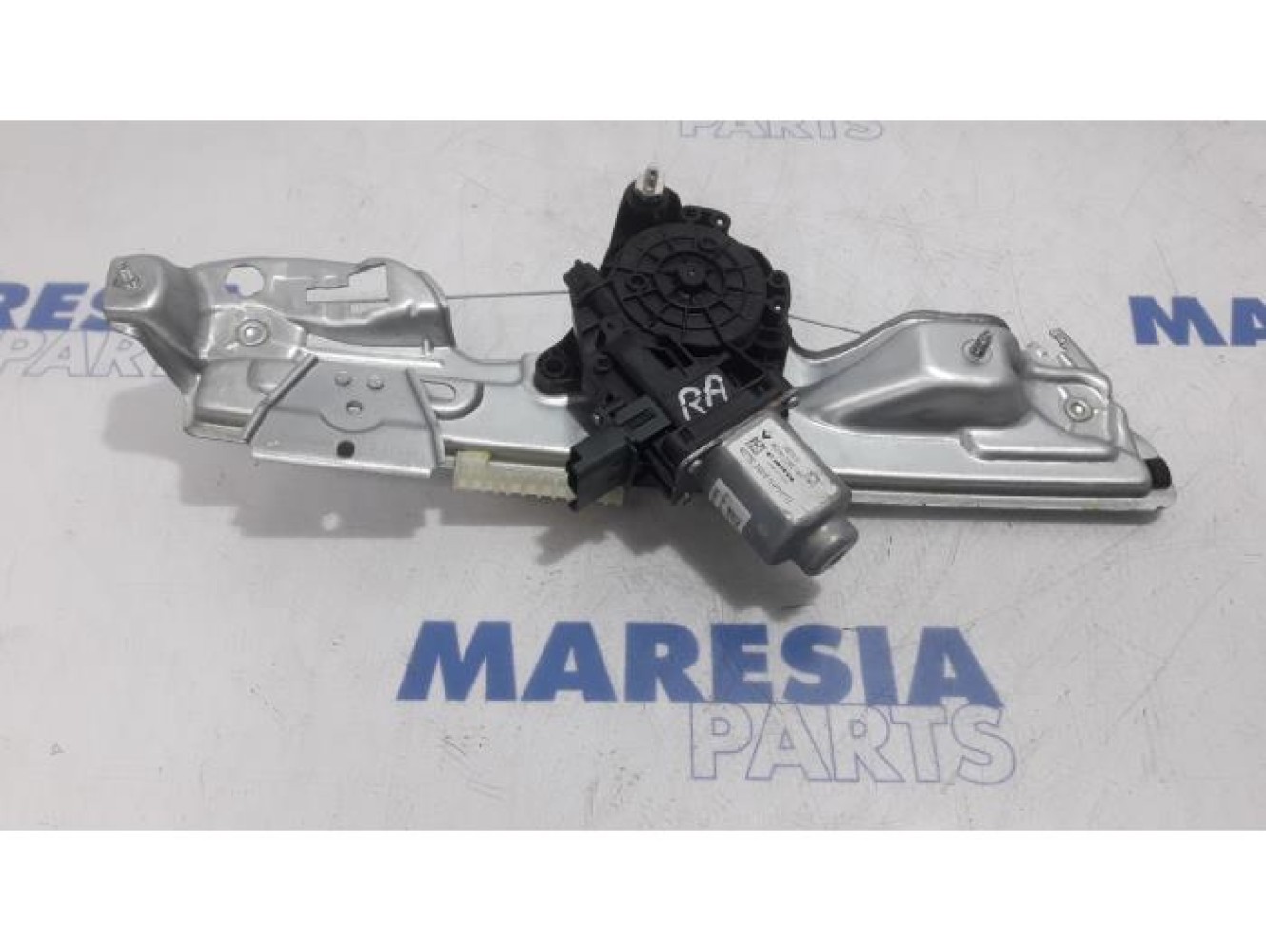 Renault - Megane - Rear door window mechanism 4-door, right