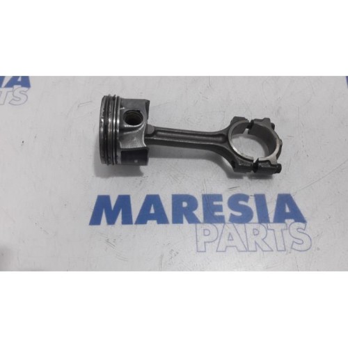 Renault - Captur - Piston
