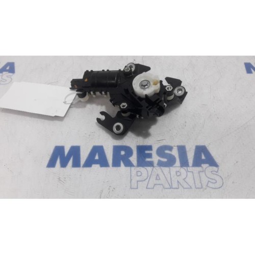 Citroen - C4 Picasso - Tailgate lock mechanism