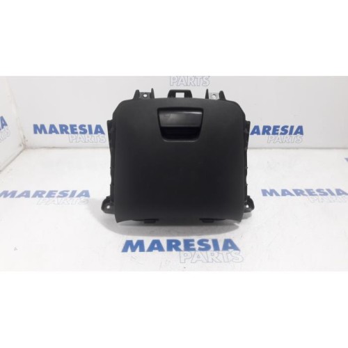 Citroen - C4 Picasso - Glovebox