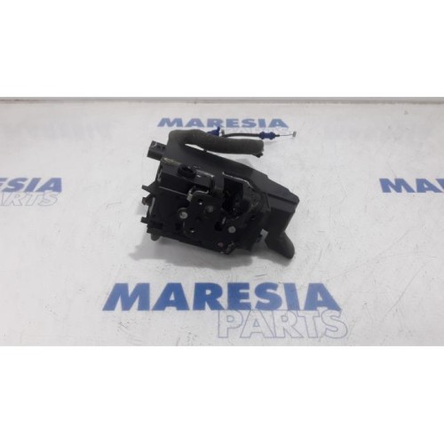 Citroen - C4 Picasso - Front door lock mechanism 4-door, right