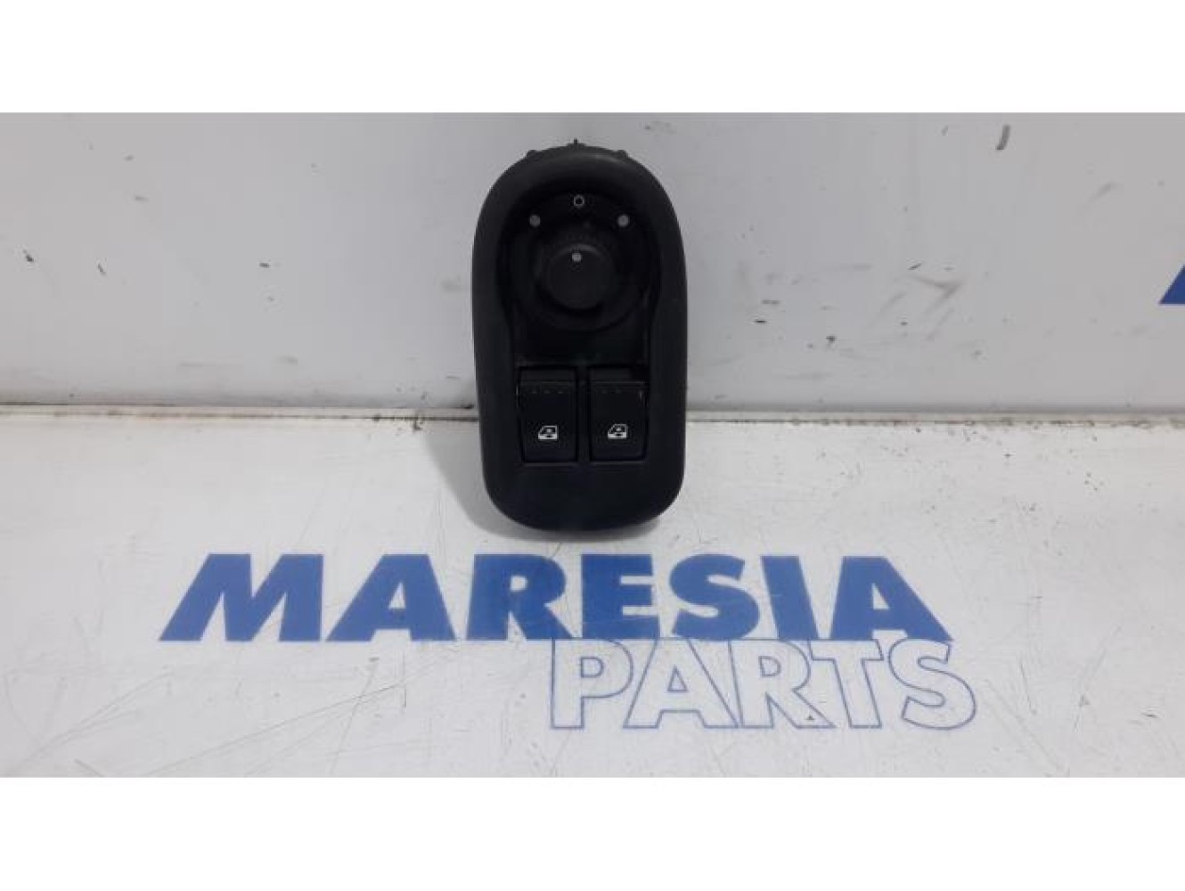 Renault - Master - Multi-functional window switch