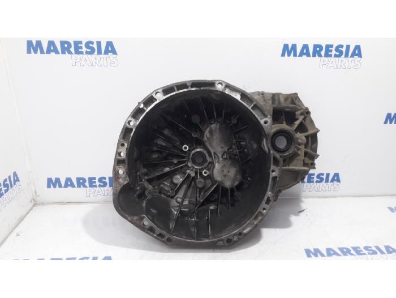 Renault - Master - Gearbox casing