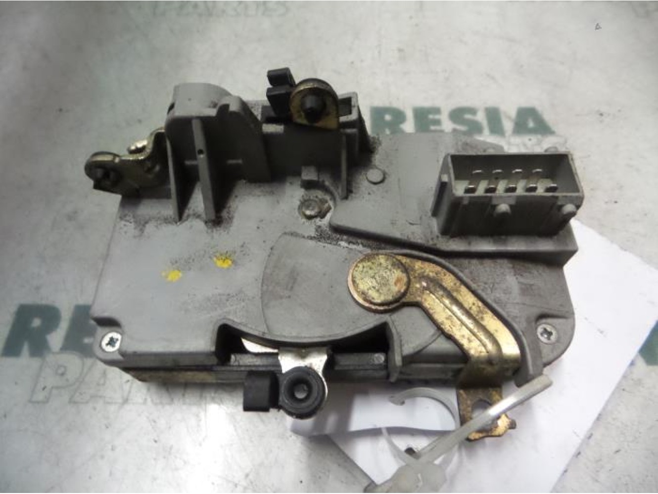 Peugeot - 406 - Türschlossmechanik 4-türig links vorne