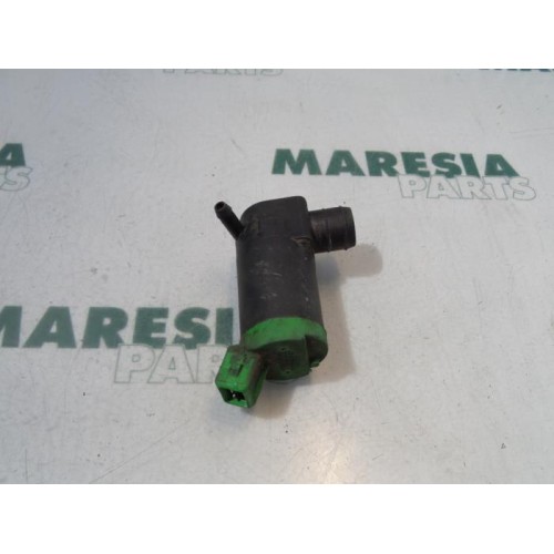 Peugeot - 406 - Scheibensprüherpumpe vorne