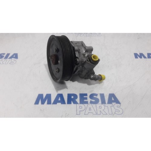 Renault - Master - Power steering pump