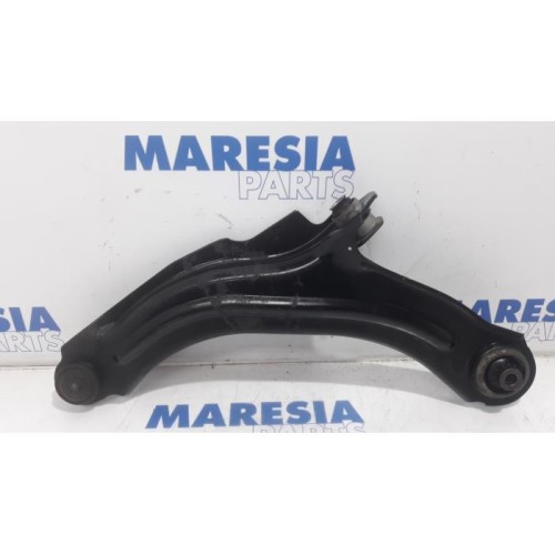 Renault - Clio - Front lower wishbone, right
