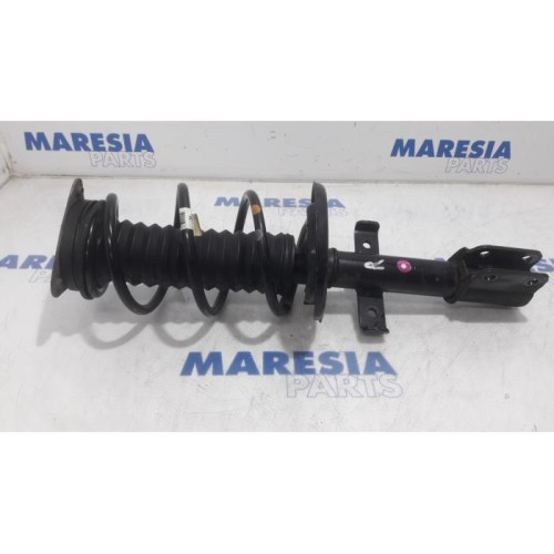 Renault - Clio - Front shock absorber rod, right