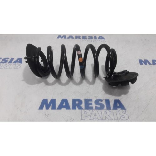 Renault - Clio - Rear coil spring