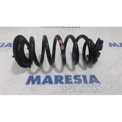 Renault - Clio - Rear coil spring
