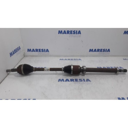 Renault - Clio - Front drive shaft, right