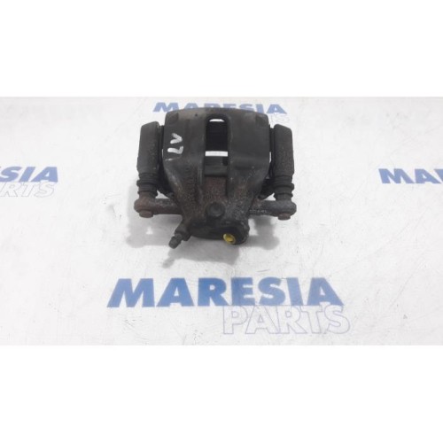 Renault - Clio - Front brake calliper, left