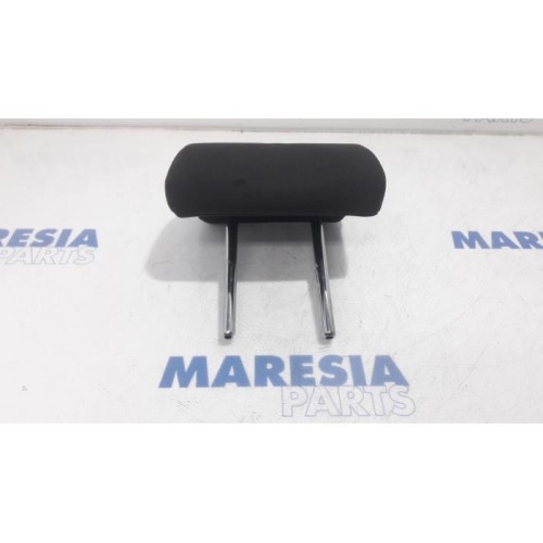 Peugeot - 3008 - Headrest