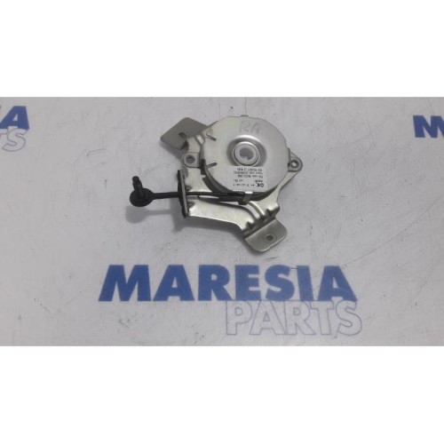 Peugeot - 3008 - Tailgate hinge