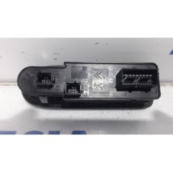 Peugeot - 508 - Multi-functional window switch
