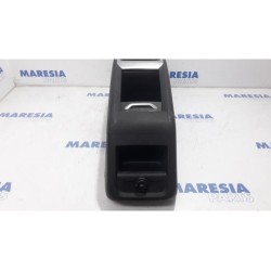 Citroen - C4 Picasso - Middle console