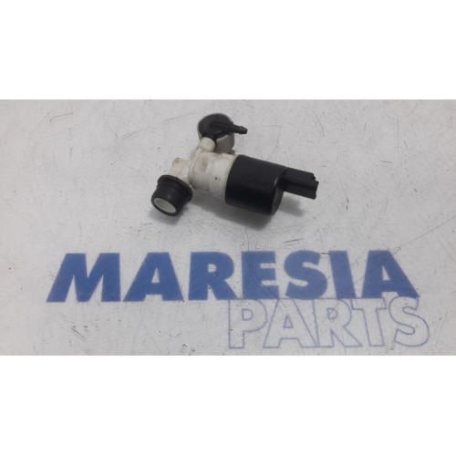 Citroen - C4 Picasso - Windscreen washer pump