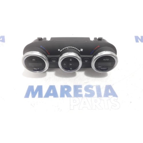 Alfa Romeo - Giulietta - Panneau de commandes chauffage