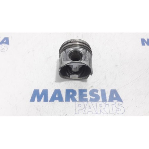 Renault - Espace - Piston