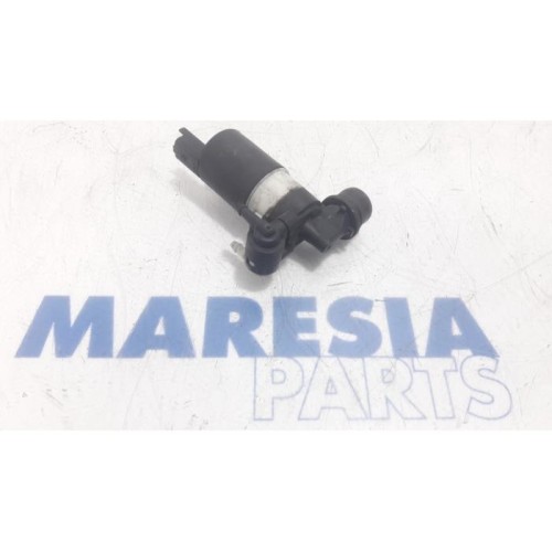 Renault - Megane - Windscreen washer pump