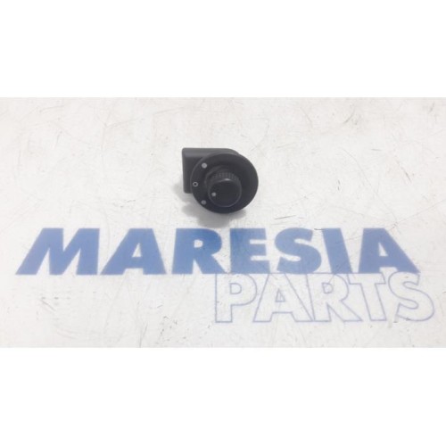 Renault - Kangoo - Mirror switch