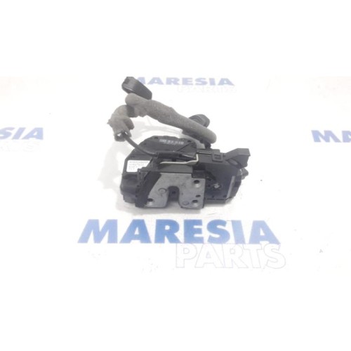 Renault - Clio - Front door lock mechanism 4-door, right