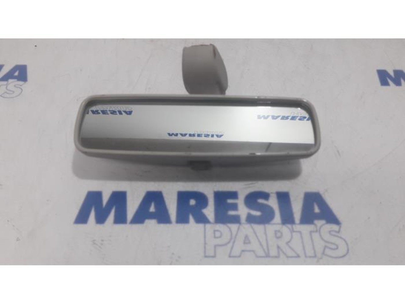 Renault - Clio - Rear view mirror