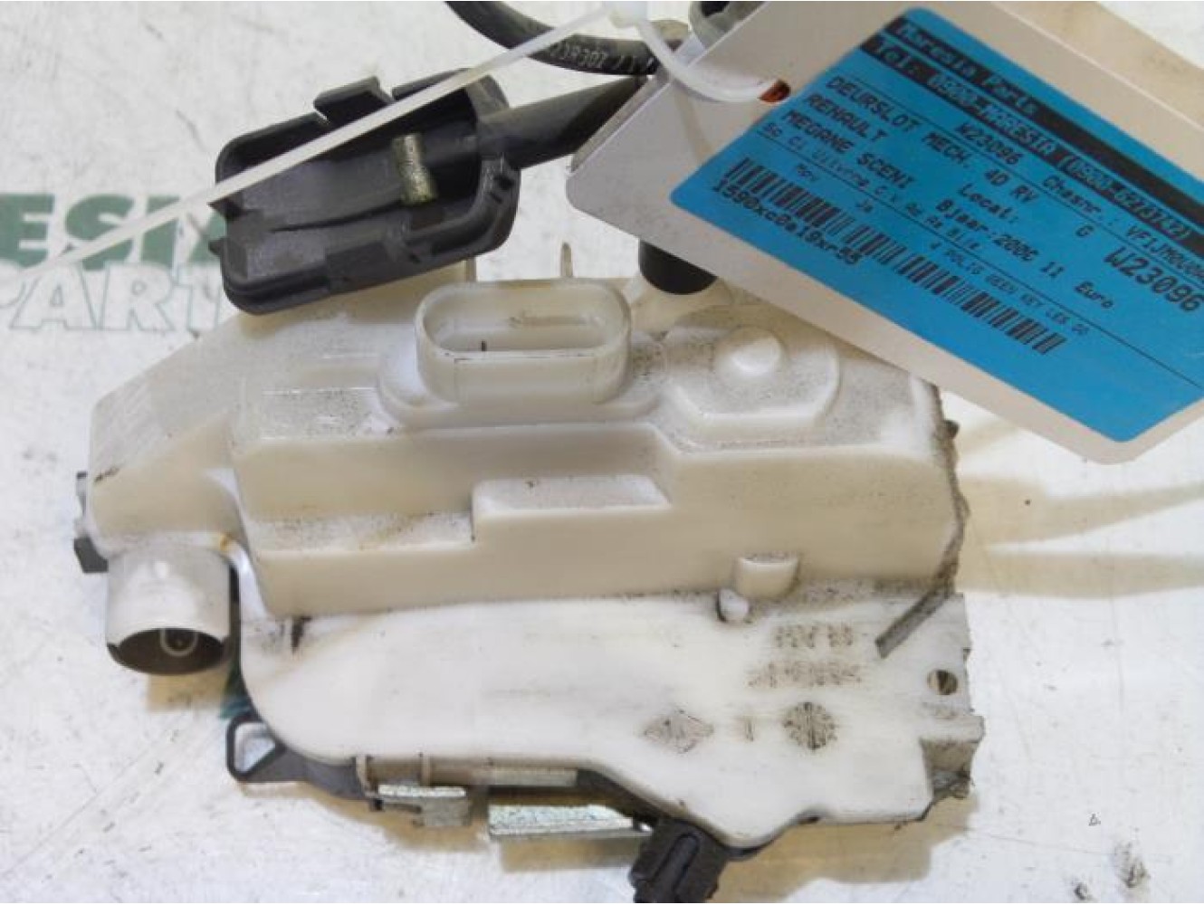 Renault - Megane Scenic - Front door lock mechanism 4-door, right