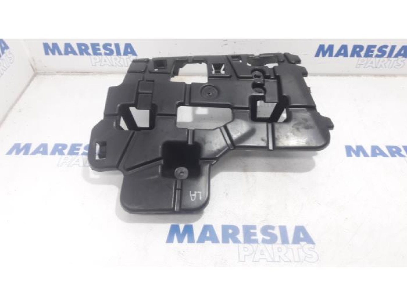 Renault - Megane - Rear bumper frame