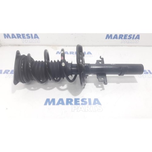 Renault - Megane - Front shock absorber rod, right