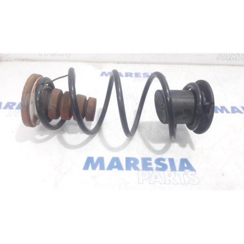 Renault - Kangoo - Rear coil spring