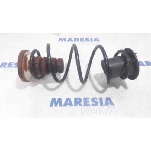 Renault - Kangoo - Rear coil spring