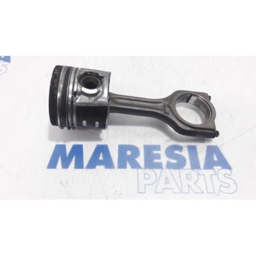 Citroen - DS3 - Piston